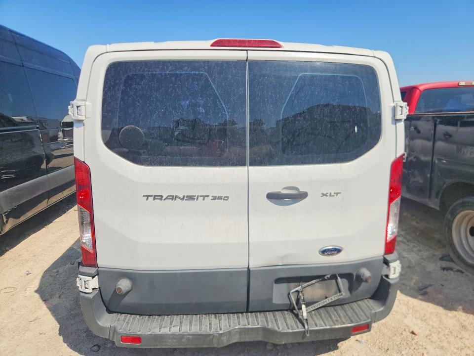 68243166 :رقم المزاد ، 1FBZX2ZMXFKB26369 vin ، 2015 Ford Transit مزاد بيع