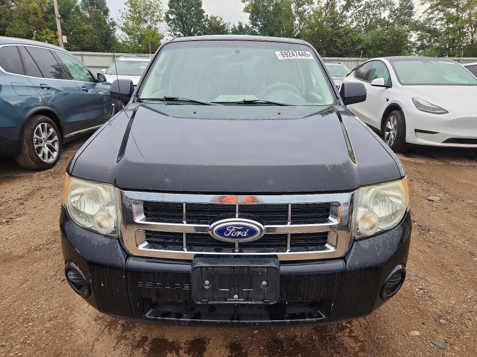 69247446 :رقم المزاد ، 1FMCU9C76AKD17281         vin ، 2010 Ford Escape مزاد بيع