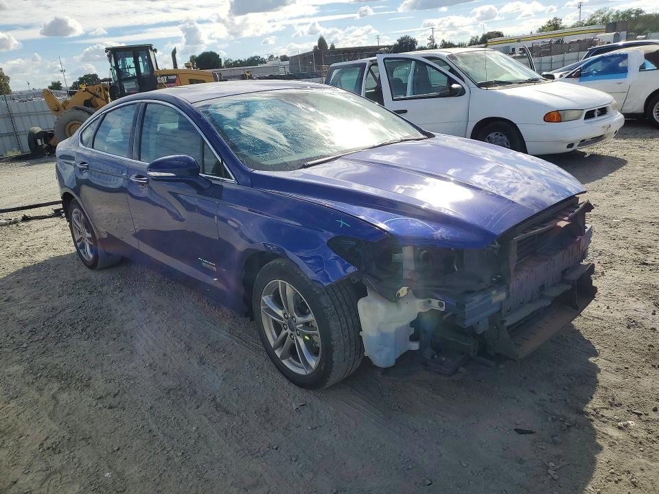 67673266 :رقم المزاد ، 3FA6P0SU1FR206951 vin ، 2015 Ford Fusion مزاد بيع
