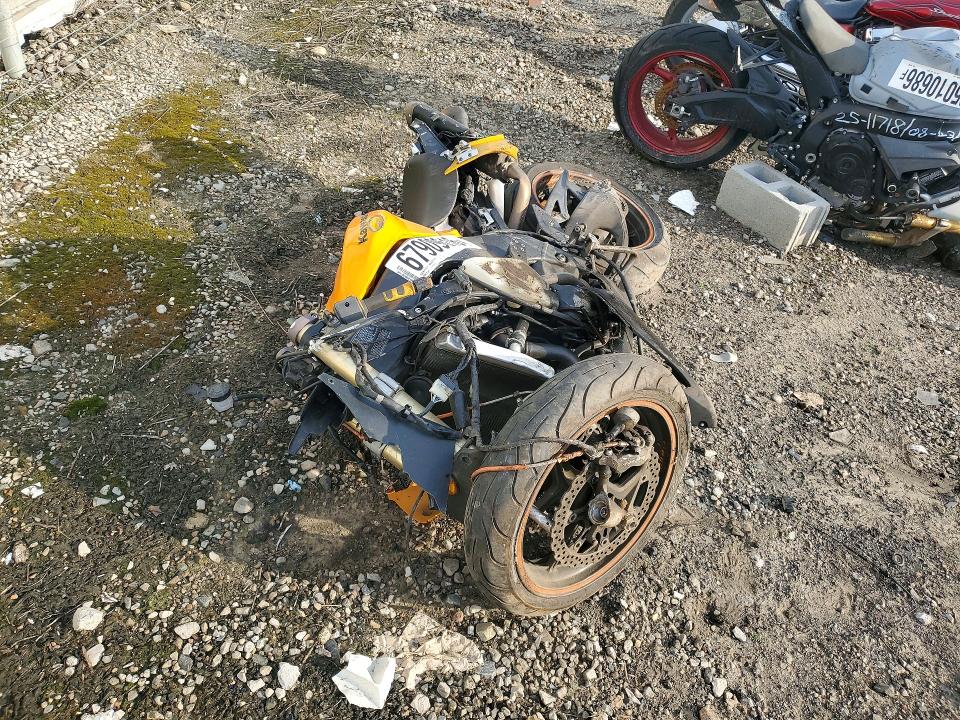 67909616 :رقم المزاد ، JKAZXCD106A013318 vin ، 2006 Kawasaki Zx1000 مزاد بيع