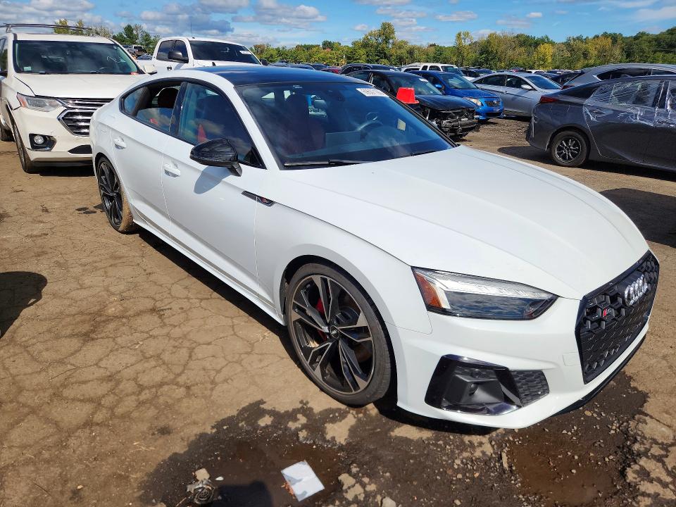 69607166 :رقم المزاد ، WAUC4CF57MA007711 vin ، 2021 Audi S5 مزاد بيع