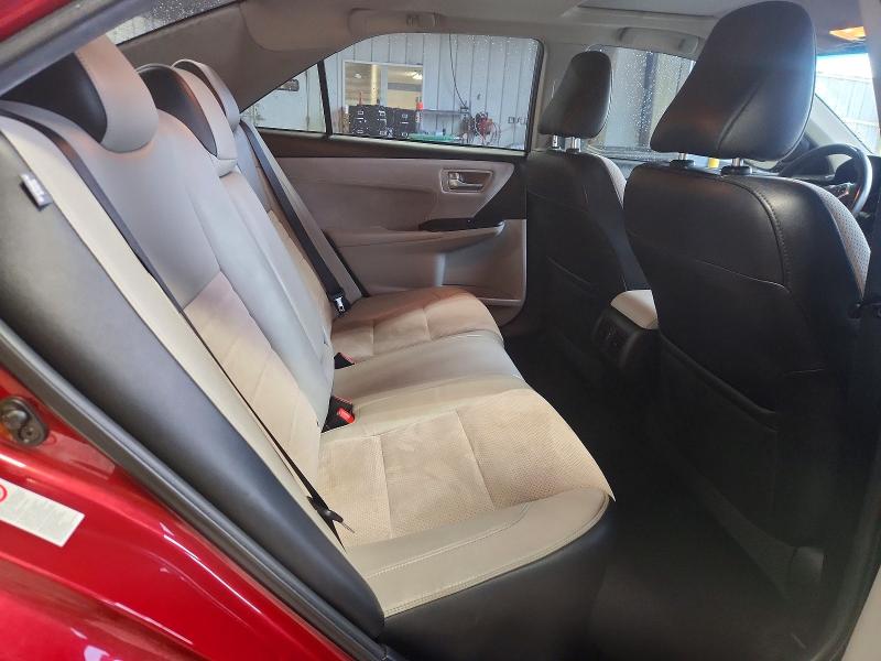 68422756 :رقم المزاد ، 4T1BF1FK6FU882570 vin ، 2015 Toyota Camry مزاد بيع