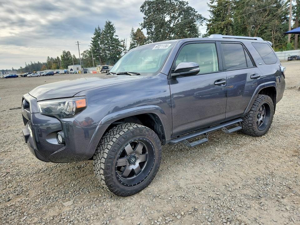 69371136 :رقم المزاد ، JTEBU5JR6J5552500 vin ، 2018 Toyota 4runner مزاد بيع