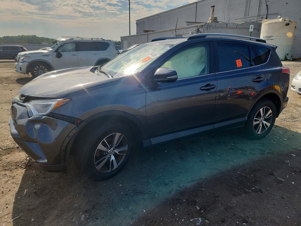 67394406 :رقم المزاد ، JTMRFREV2JJ196842 vin ، 2018 Toyota Rav4 مزاد بيع