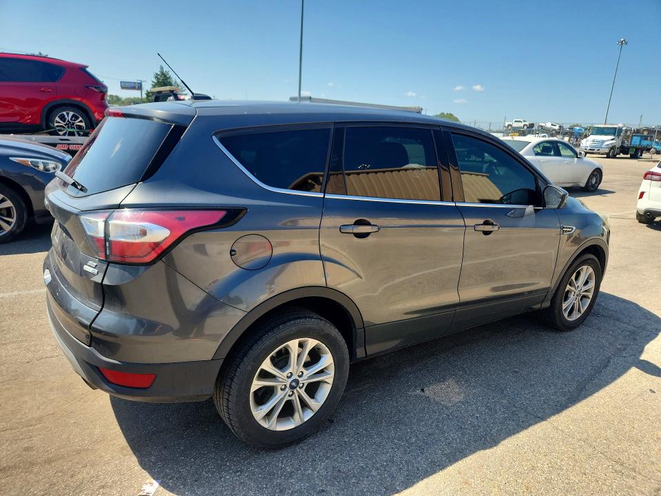 Продажа на аукционе авто 2017 Ford Escape, vin: 1FMCU9GD2HUC75903, номер лота: 67530316