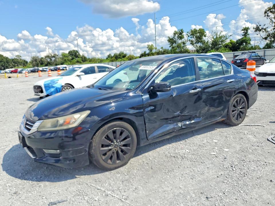 Auction sale of the 2015 Honda Accord, vin: 1HGCR2F70FA065700, lot number: 69863506