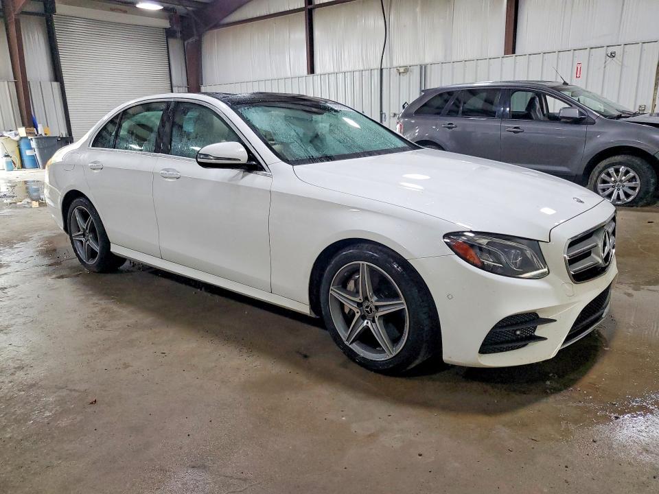 69505106 :رقم المزاد ، WDDZF4KB8JA388818 vin ، 2018 Mercedes-benz E مزاد بيع