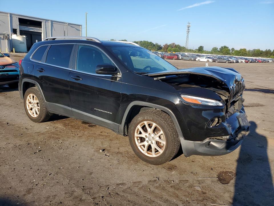 69029826 :رقم المزاد ، 1C4PJMCB4HW590972 vin ، 2017 Jeep Cherokee مزاد بيع