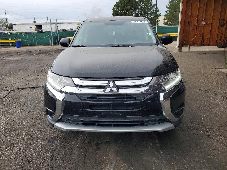 69359236 :رقم المزاد ، JA4AZ3A35JJ005155 vin ، 2018 Mitsubishi Outlander مزاد بيع