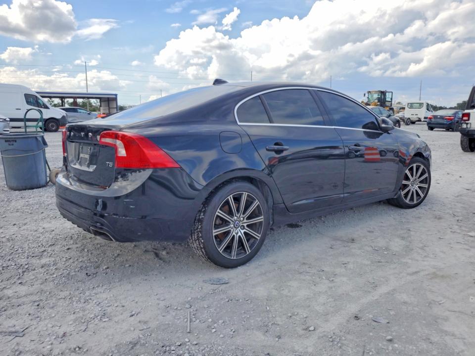 2018 Volvo S60 მანქანა იყიდება აუქციონზე, vin: LYV402HK8JB170596, აუქციონის ნომერი: 70048546