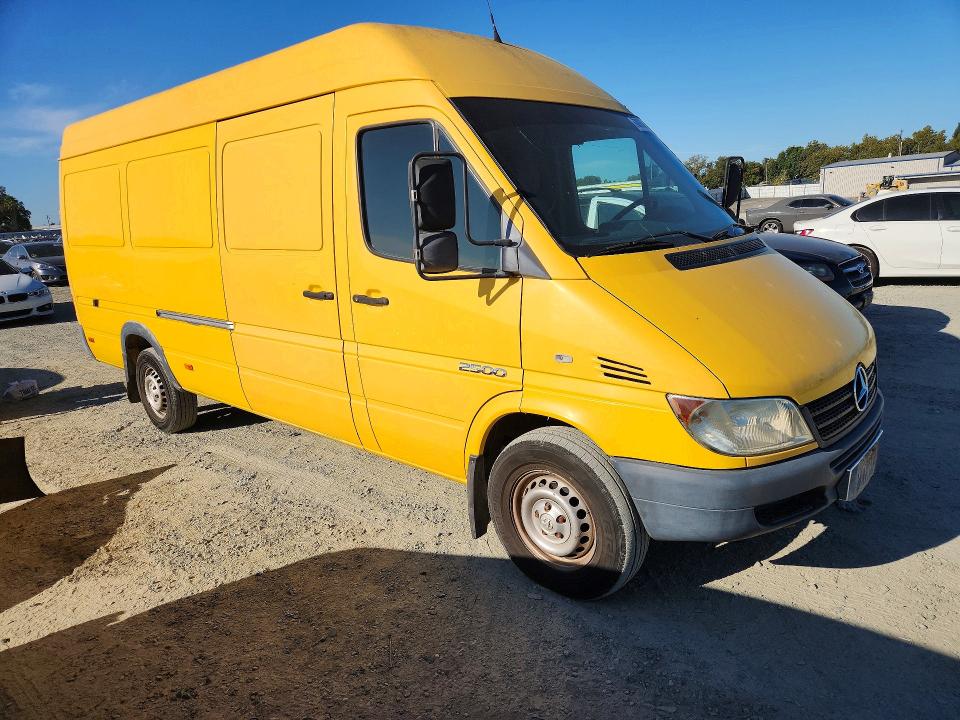 Продаж на аукціоні авто 2003 Sprinter 2500 Sprinter, vin: WD2YD742X35560884        , номер лоту: 68883596