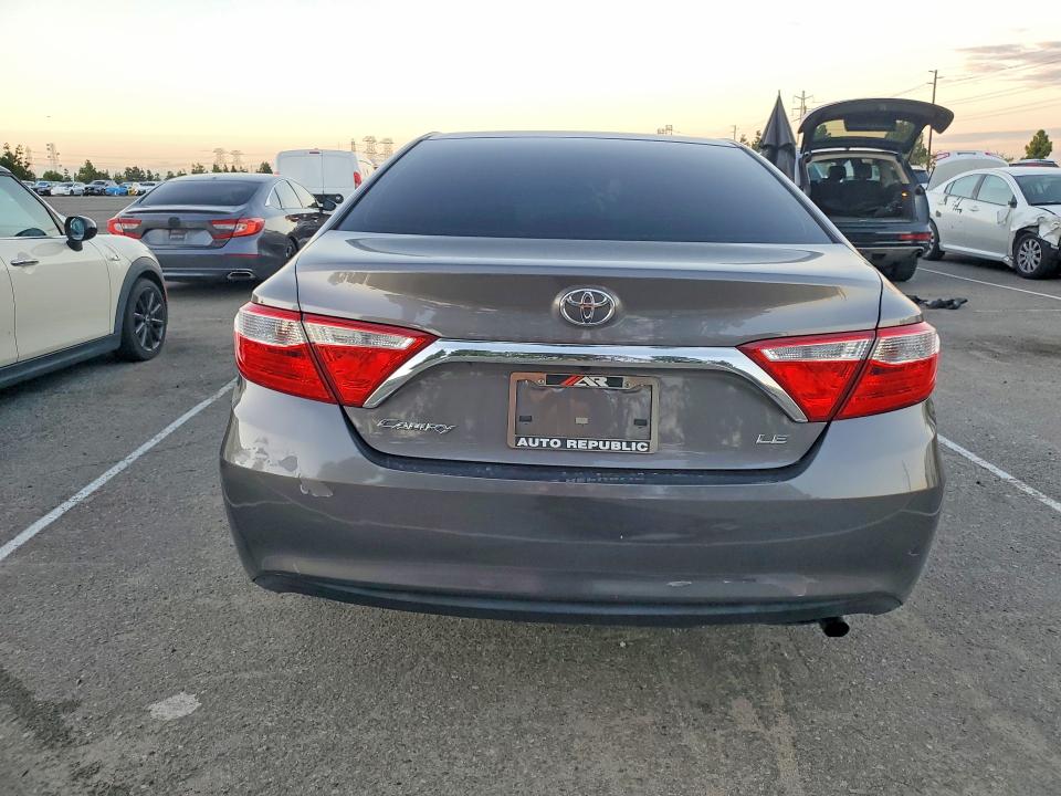 68101036 :رقم المزاد ، 4T4BF1FK5GR535884 vin ، 2016 Toyota Camry مزاد بيع