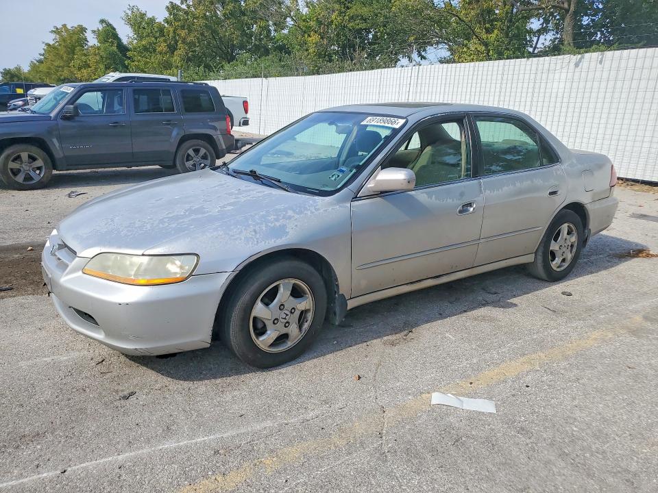 1998 Honda Accord მანქანა იყიდება აუქციონზე, vin: 1HGCG5650WA131023, აუქციონის ნომერი: 69189866