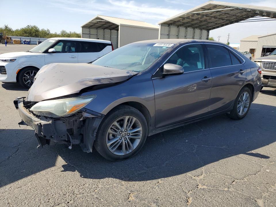 69976836 :رقم المزاد ، 4T1BF1FK3GU116555 vin ، 2016 Toyota Camry مزاد بيع