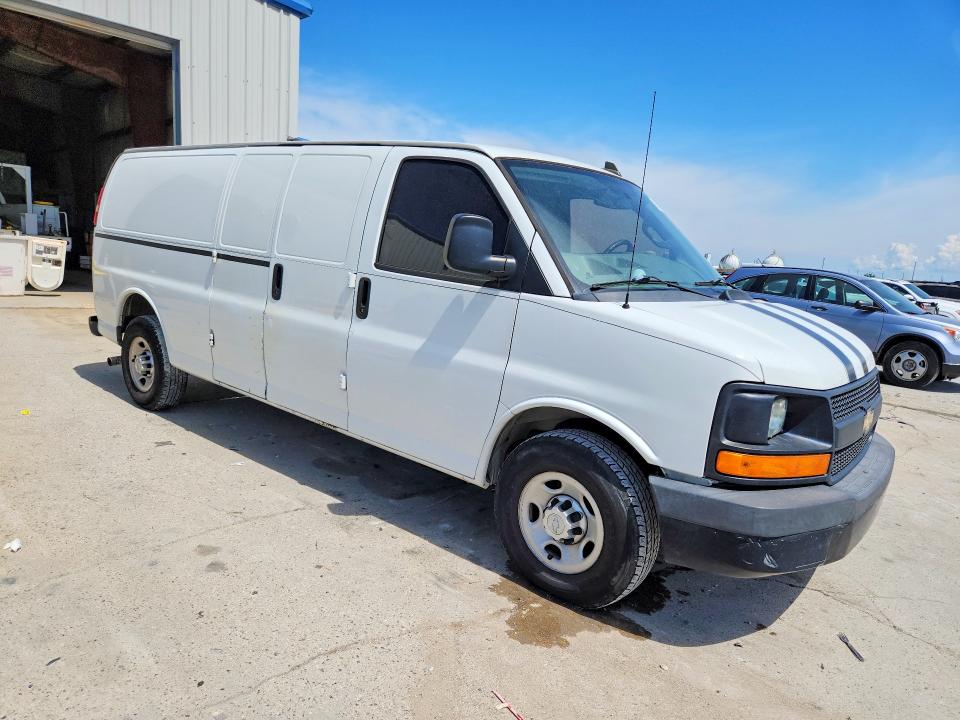 67667886 :رقم المزاد ، 1GCWGBFF4G1128064 vin ، 2016 Chevrolet Express G2500 مزاد بيع