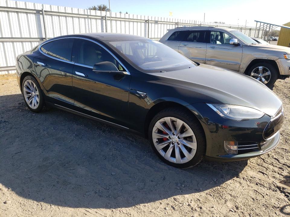 Продажа на аукционе авто 2014 Tesla Model S, vin: 5YJSA1H18EFP49940, номер лота: 70079496