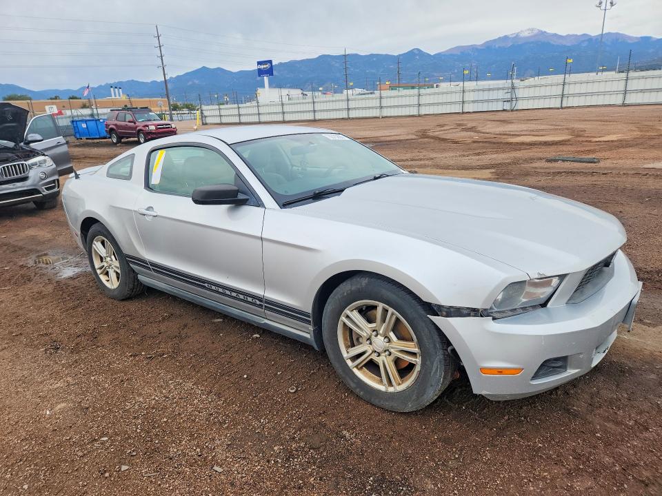 70675886 :رقم المزاد ، 1ZVBP8AMXB5105670 vin ، 2011 Ford Mustang مزاد بيع