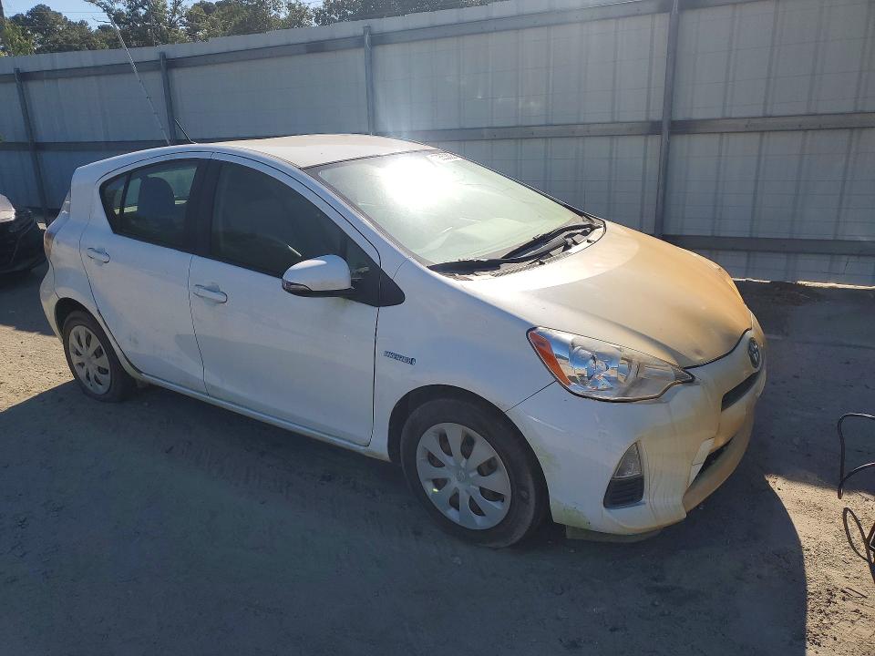 2013 Toyota Prius C მანქანა იყიდება აუქციონზე, vin: JTDKDTB31D1540382, აუქციონის ნომერი: 70553306
