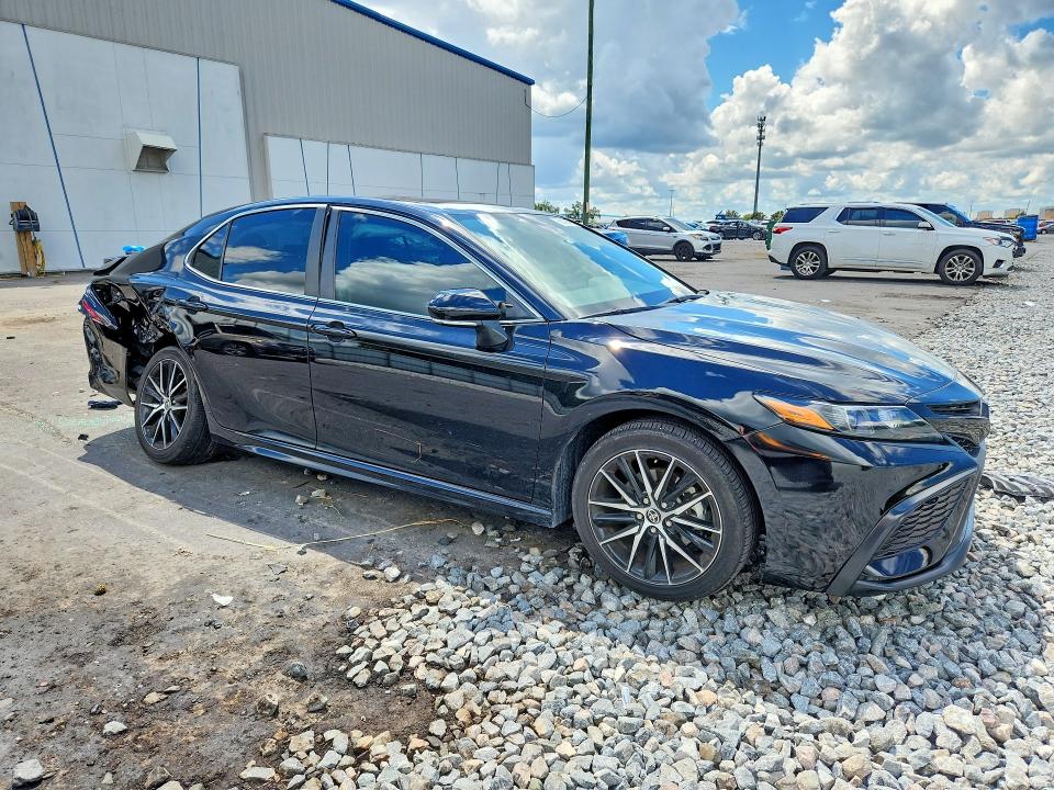 Auction sale of the 2024 Toyota Camry, vin: 4T1G11AK3RU239111, lot number: 68299496