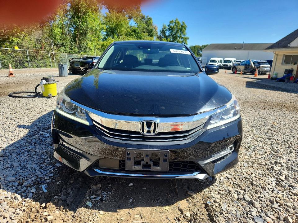 Продаж на аукціоні авто 2017 Honda Accord, vin: 1HGCR3F06HA017727, номер лоту: 68812536