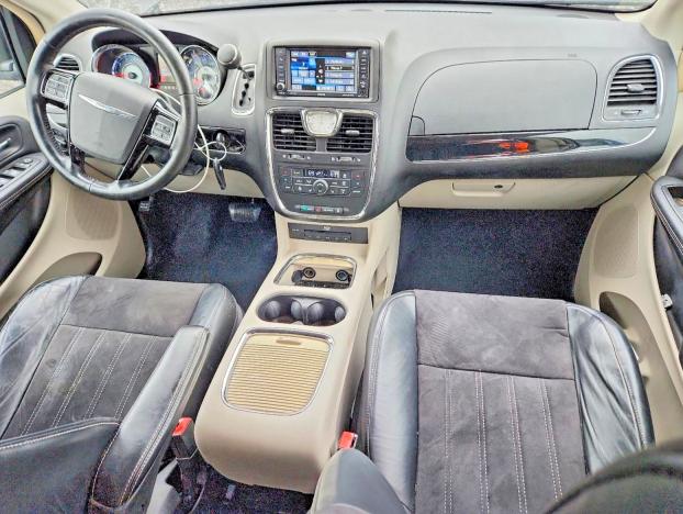 2014 Chrysler Town & Country მანქანა იყიდება აუქციონზე, vin: 2C4RC1CG7ER248689, აუქციონის ნომერი: 67544396
