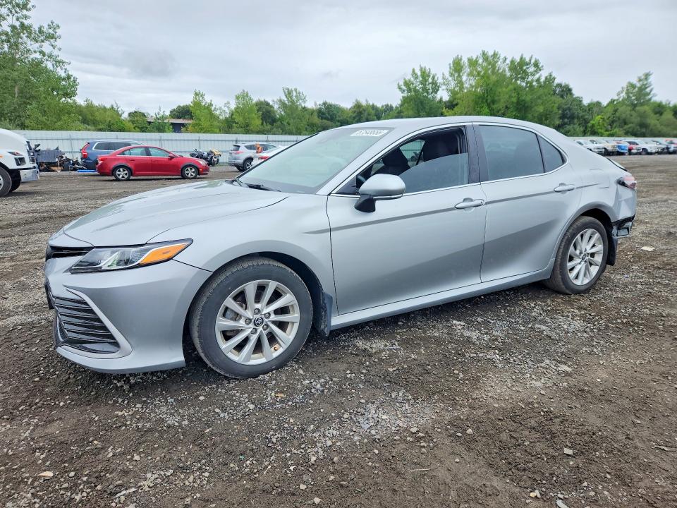 67548656 :رقم المزاد ، 4T1C11BK1PU083063 vin ، 2023 Toyota Camry مزاد بيع