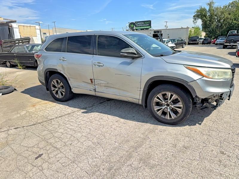 Продаж на аукціоні авто 2016 Toyota Highlander, vin: 5TDBKRFH4GS255097, номер лоту: 69370426