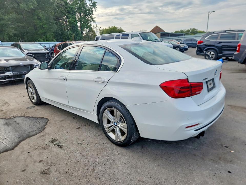 67442046 :رقم المزاد ، WBA8D9G33HNU64830 vin ، 2017 Bmw 330 مزاد بيع