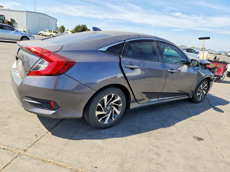 2017 Honda Civic მანქანა იყიდება აუქციონზე, vin: 19XFC2F73HE216994, აუქციონის ნომერი: 70102226