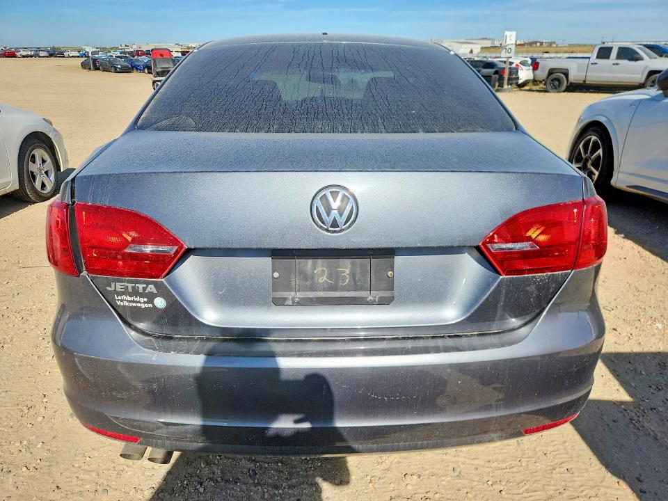 66242006 :رقم المزاد ، 3VW2K7AJ8DM281791 vin ، 2013 Volkswagen Jetta مزاد بيع