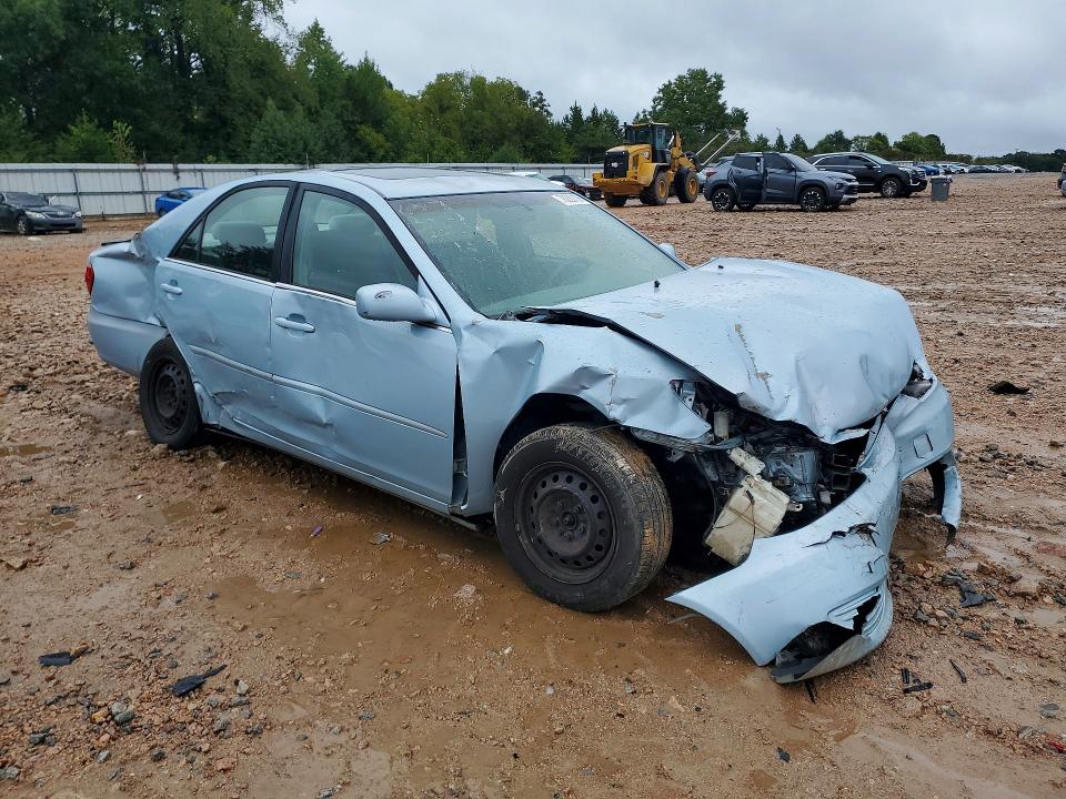 70220106 :رقم المزاد ، 4T1BE32K76U742676 vin ، 2006 Toyota Camry مزاد بيع
