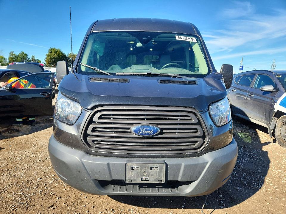 65962166 :رقم المزاد ، 1FTYE2CM4JKA03004 vin ، 2018 Ford Transit مزاد بيع
