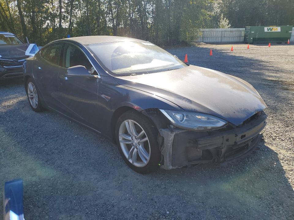 68813216 :رقم المزاد ، 5YJSA1H16EFP66588 vin ، 2014 Tesla Model S مزاد بيع
