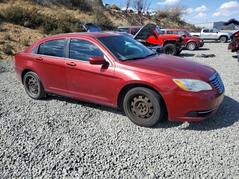 70320796 :رقم المزاد ، 1C3CCBAB0EN210709 vin ، 2014 Chrysler 200 مزاد بيع