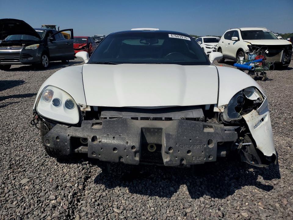 67603916 :رقم المزاد ، 1G1YY24U255115058 vin ، 2005 Chevrolet Corvette مزاد بيع