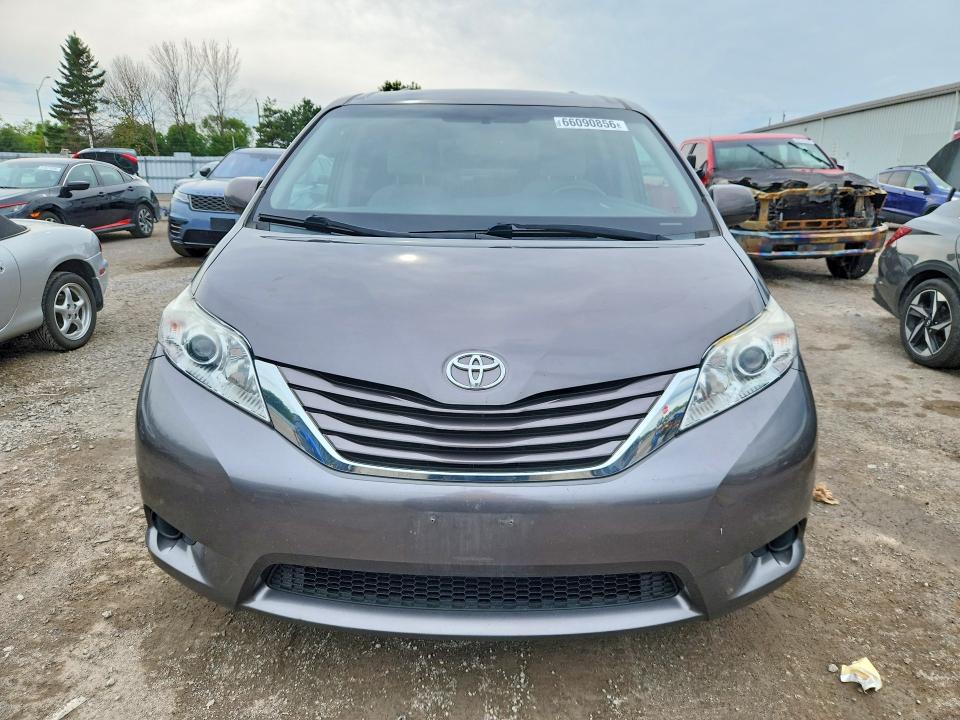 Продажа на аукционе авто 2015 Toyota Sienna, vin: 5TDKK3DC9FS630212, номер лота: 66090856