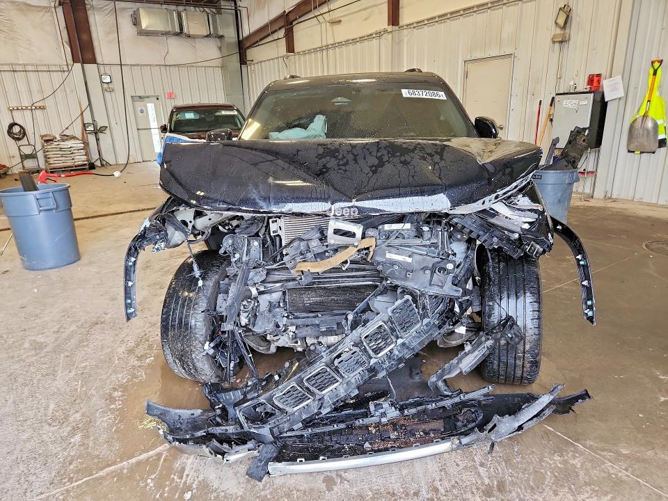 68372086 :رقم المزاد ، 1C4RJKBG7N8505312 vin ، 2022 Jeep Grand Cherokee مزاد بيع