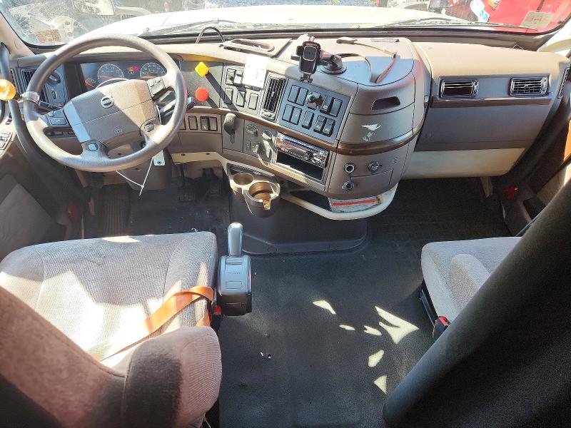 Aukcja sprzedaży 2017 Volvo Vnl, vin: 4V4NC9EH3HN983310, numer aukcji: 68917096