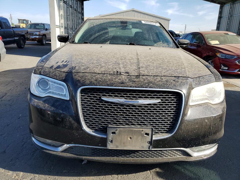 Auction sale of the 2017 Chrysler 300, vin: 2C3CCAAGXHH599653        , lot number: 68800736