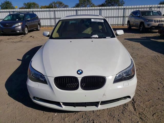 70551226 :رقم المزاد ، WBANB33554B113216 vin ، 2004 Bmw 545 مزاد بيع