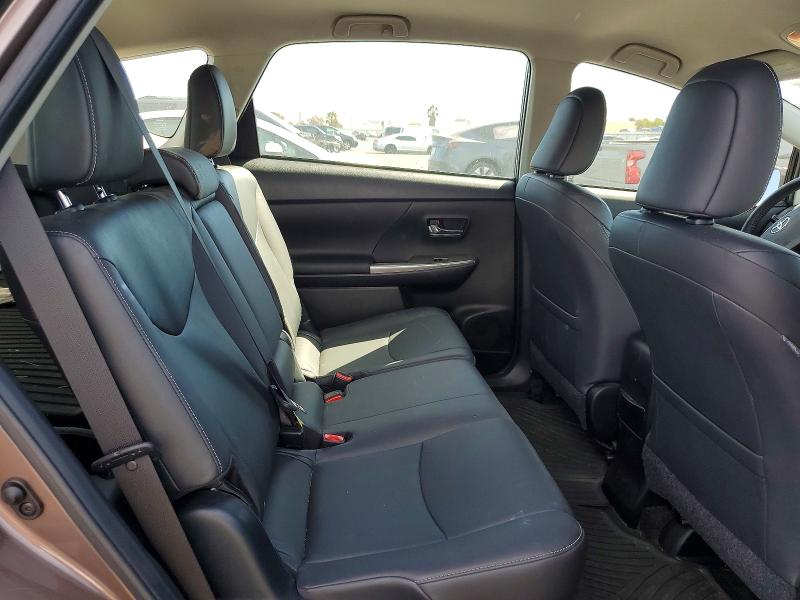 2015 Toyota Prius V მანქანა იყიდება აუქციონზე, vin: JTDZN3EU3FJ029260, აუქციონის ნომერი: 70301996
