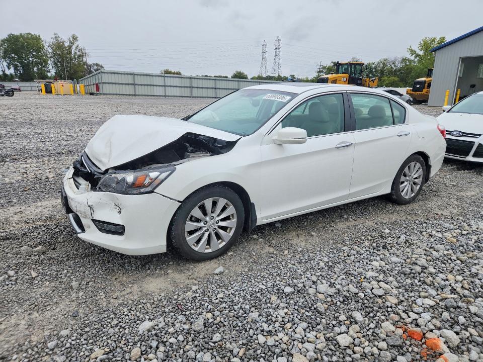Auction sale of the 2015 Honda Accord, vin: 1HGCR2F85FA014864, lot number: 68893306