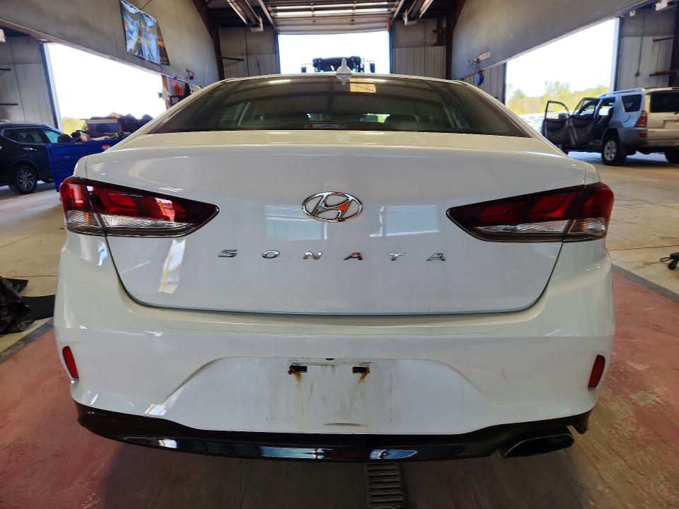 Продажа на аукционе авто 2018 Hyundai Sonata, vin: 5NPE34AFXJH658114, номер лота: 69978436