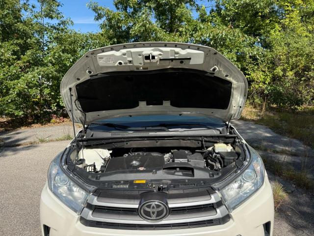 70264736 :رقم المزاد ، 5TDJZRFH4JS824092 vin ، 2018 Toyota Highlander مزاد بيع