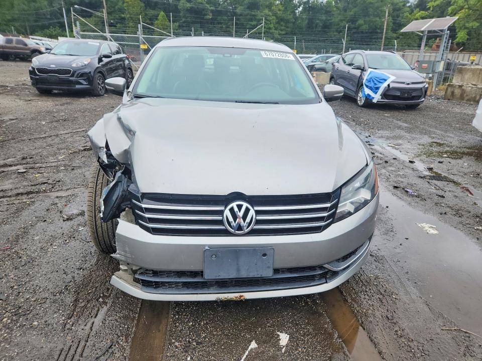 67072806 :رقم المزاد ، 1VWBP7A3XEC007837 vin ، 2014 Volkswagen Passat مزاد بيع