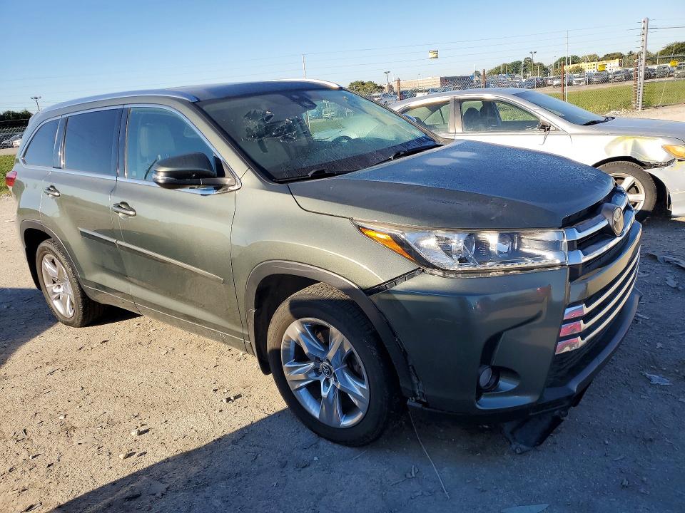 Продаж на аукціоні авто 2017 Toyota Highlander, vin: 5TDDZRFHXHS439482, номер лоту: 70750026