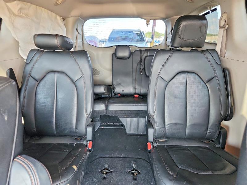 67561726 :رقم المزاد ، 2C4RC1EG8HR705656 vin ، 2017 Chrysler Pacifica مزاد بيع