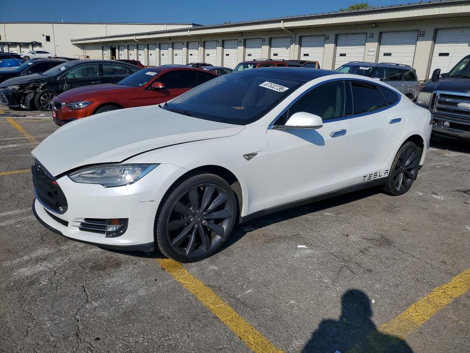 Продажа на аукционе авто 2013 Tesla Model S, vin: 5YJSA1DP0DFP06976, номер лота: 67532736