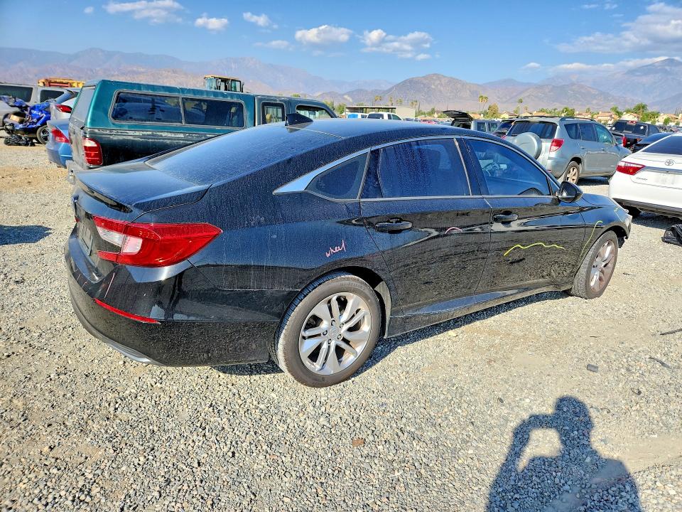 Продаж на аукціоні авто 2018 Honda Accord, vin: 1HGCV1F19JA266408, номер лоту: 69424086