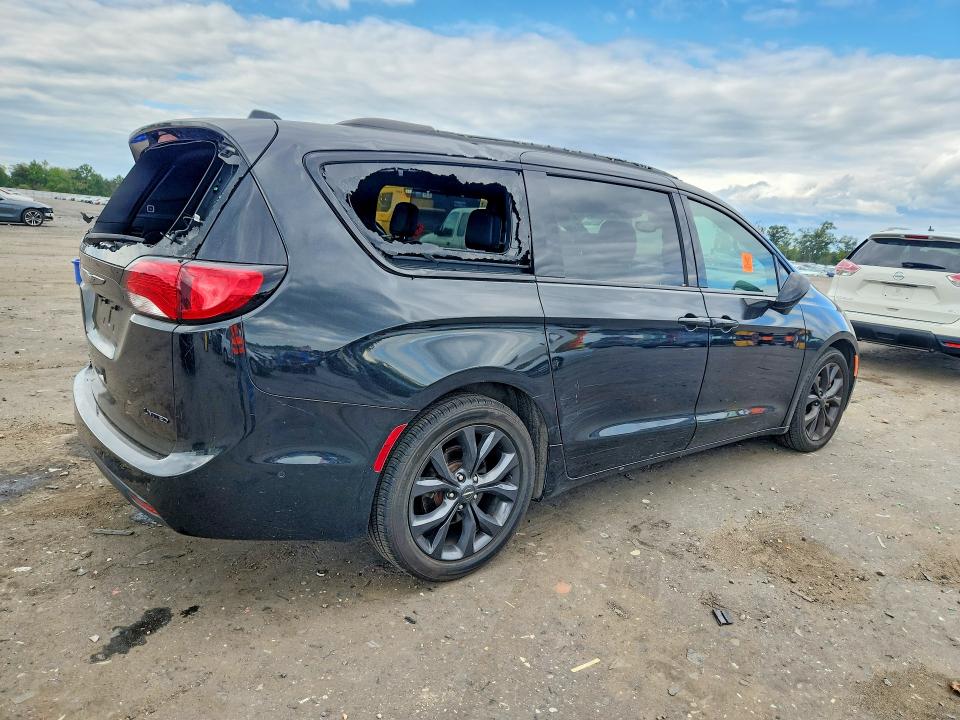 69377286 :رقم المزاد ، 2C4RC1GG3KR638825 vin ، 2019 Chrysler Pacifica مزاد بيع